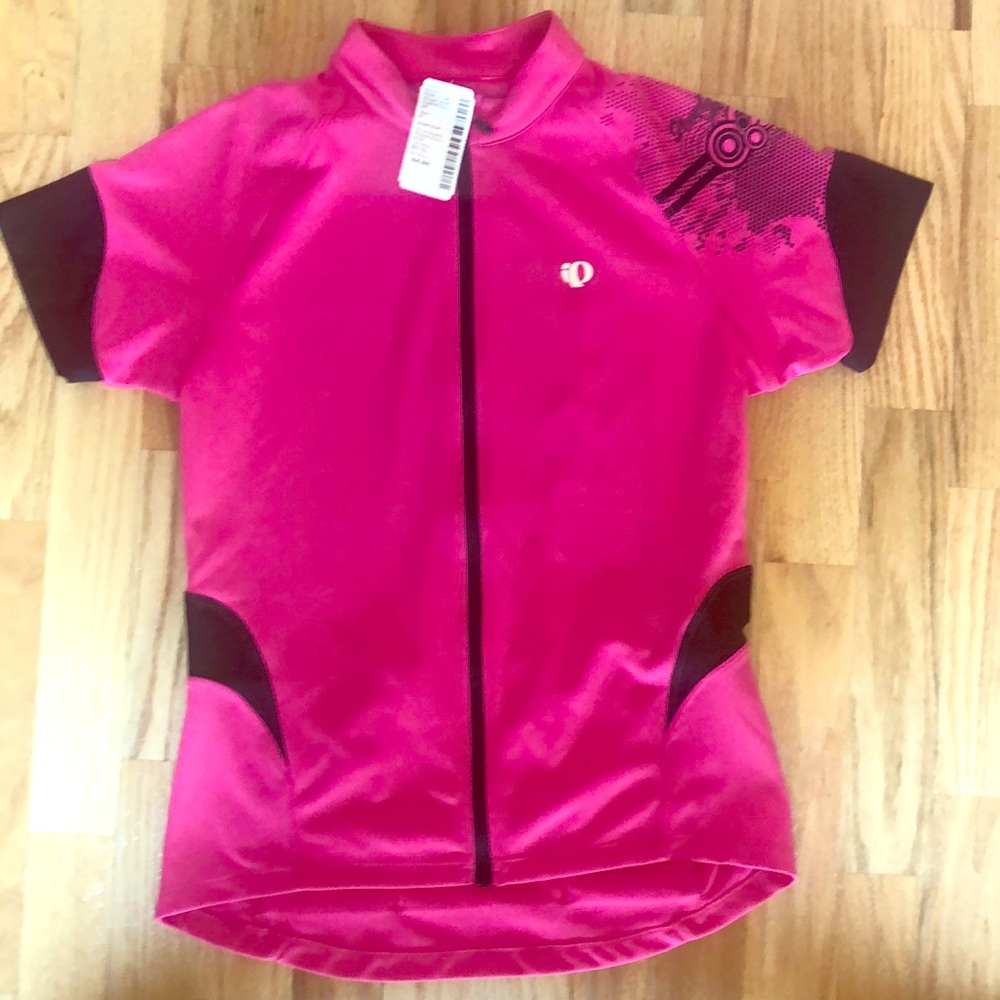 Pearl Izumi bike shirt.